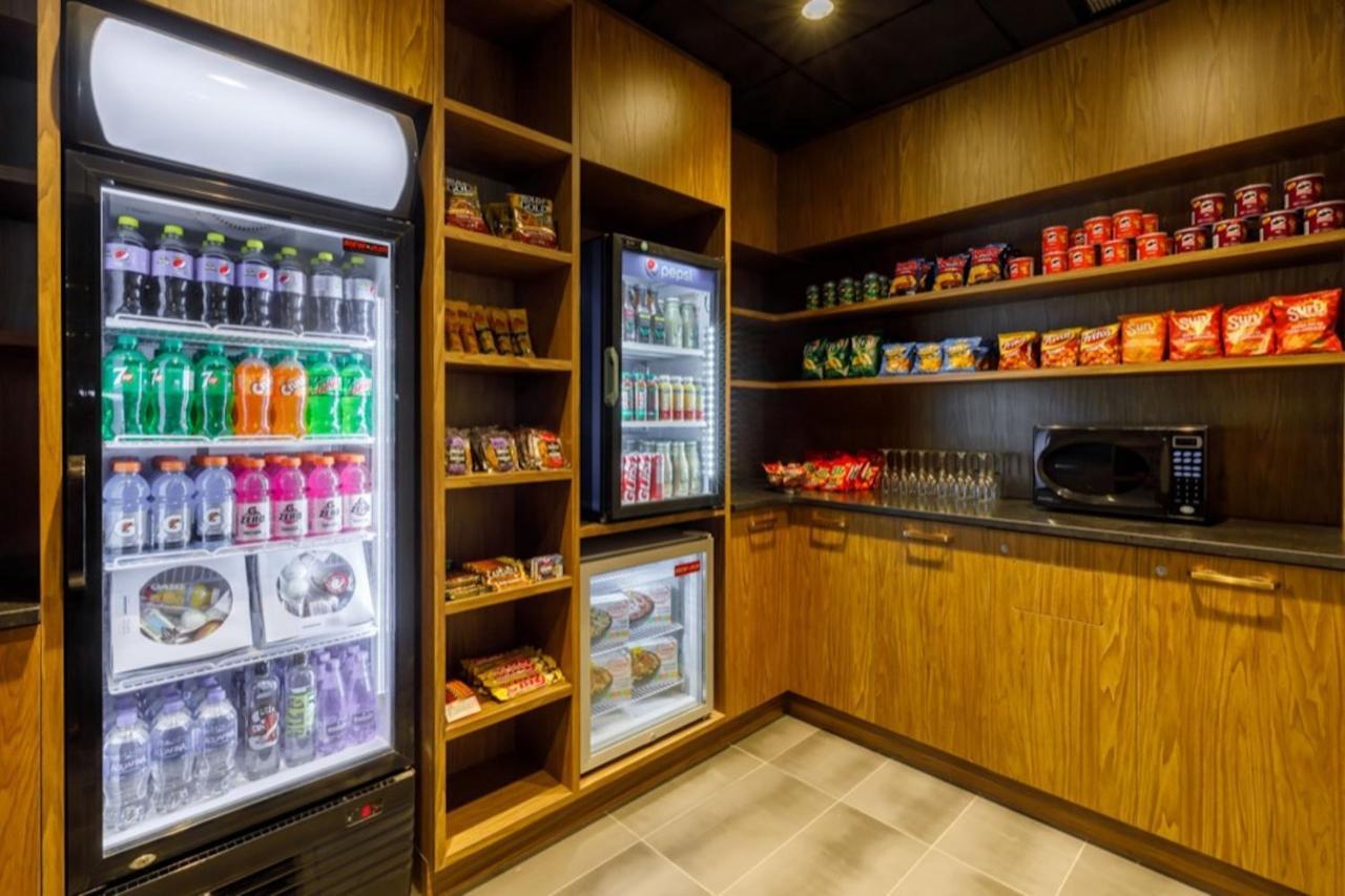 Four Points By Sheraton Levis Convention Centre Ngoại thất bức ảnh