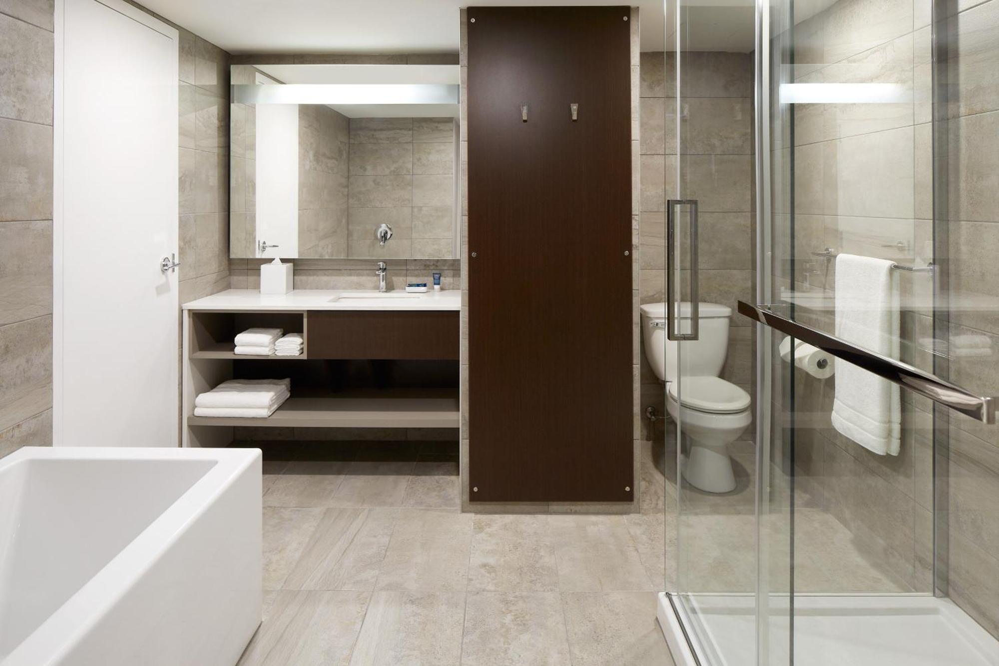 Four Points By Sheraton Levis Convention Centre Ngoại thất bức ảnh